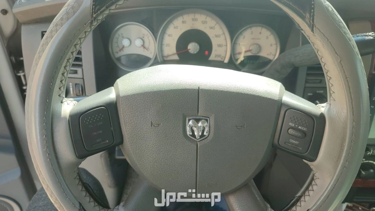دودج دورانجو 2004 في قسم ثان الزقازيق بسعر 700 ألف جنيه مصري