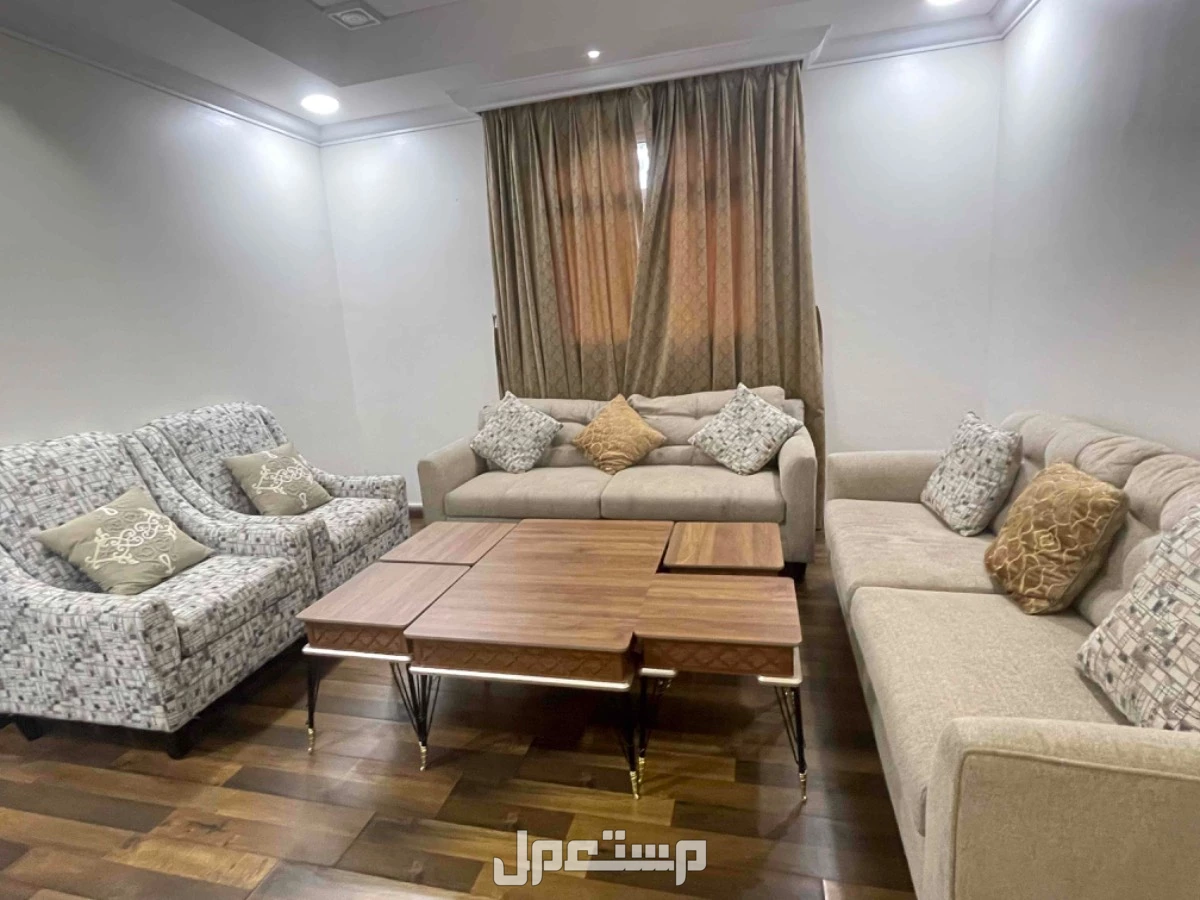 طاولات للبيع حي النرجس  في الرياض بسعر 250 ريال سعودي