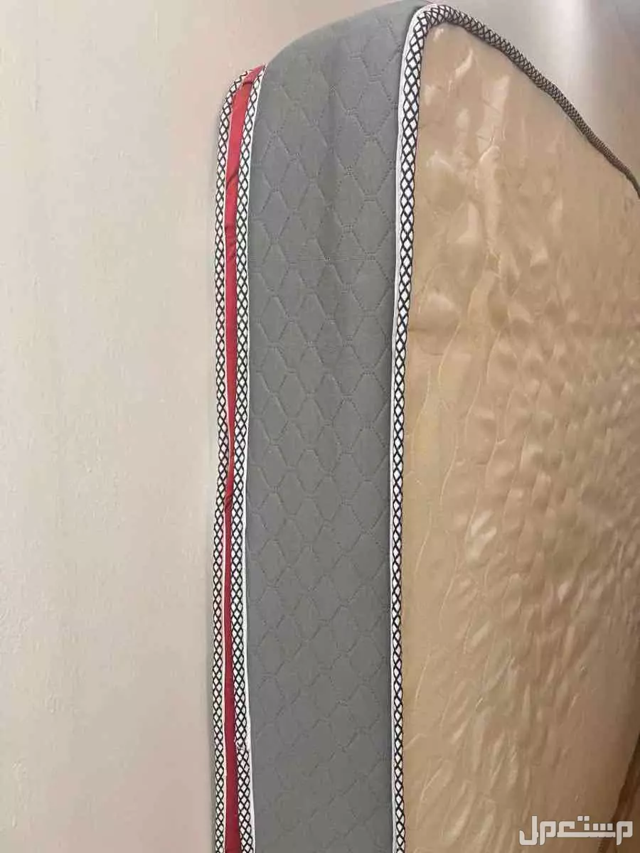 مرتبة سرير استعمال خفيف جدا 200*180 cm ارتفاع 28 cm