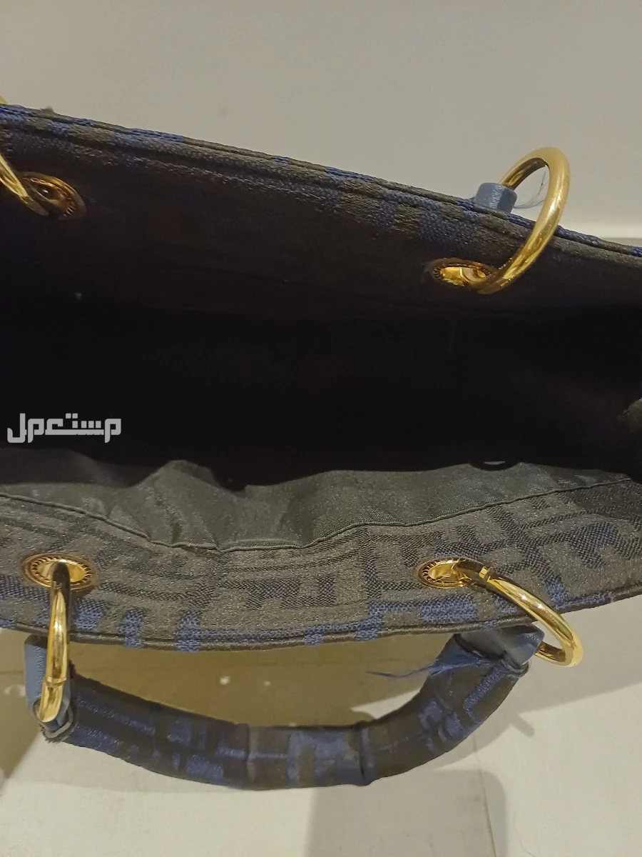 شنط جديدة في الرياض بسعر 100 ريال سعودي