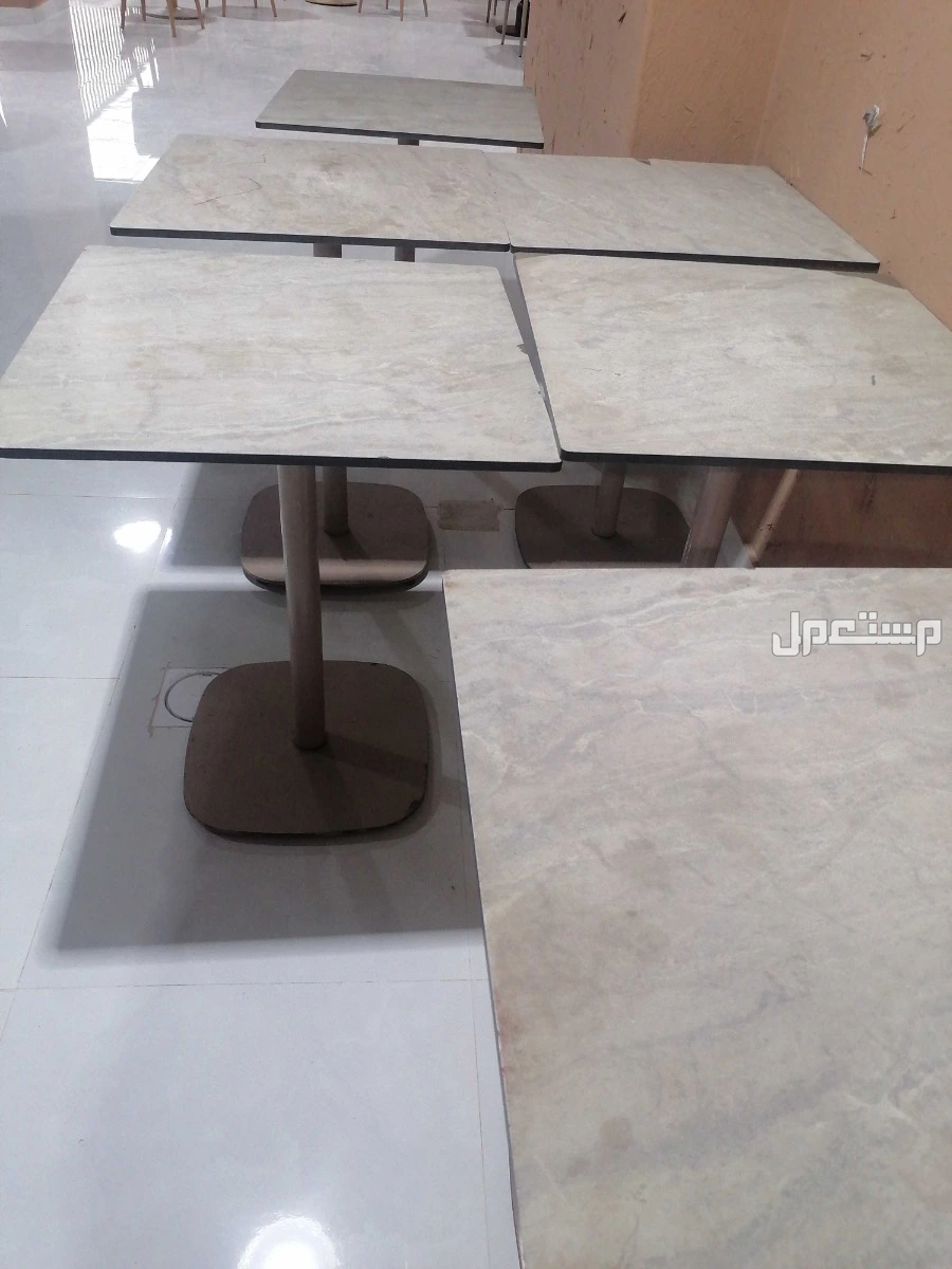 طاولات للبيع 6 طاولات حديد ومن فوق خشبي قوس السعر على السوم