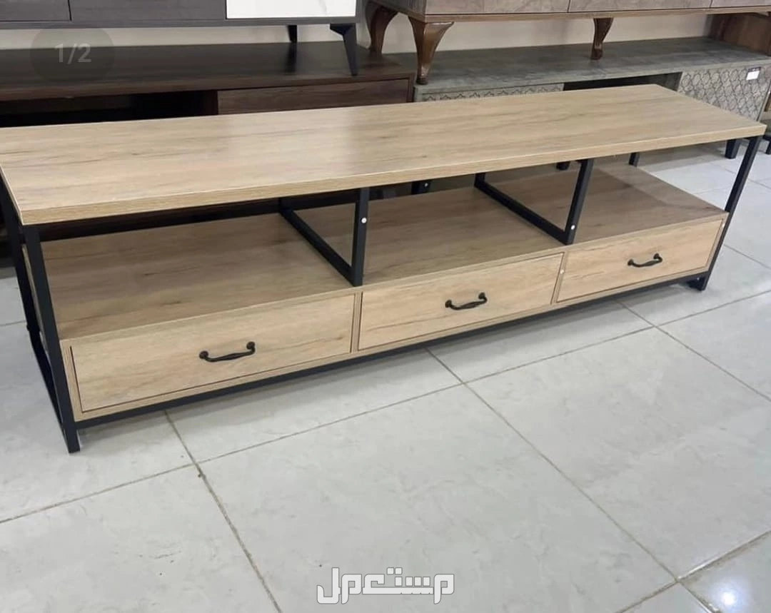 طاولات ضيافه بلازمه يوجد تفصيل