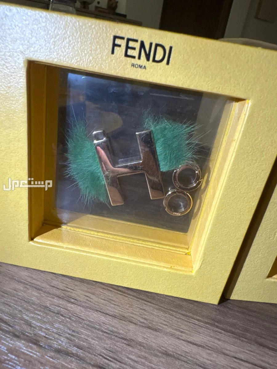1.	حروف FENDI أصلية جديدة – G / M / H مع علبة فاخرة في جدة
