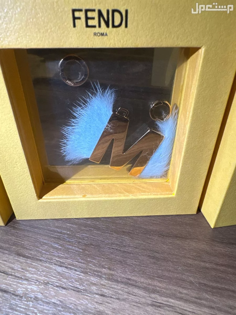 1.	حروف FENDI أصلية جديدة – G / M / H مع علبة فاخرة في جدة
