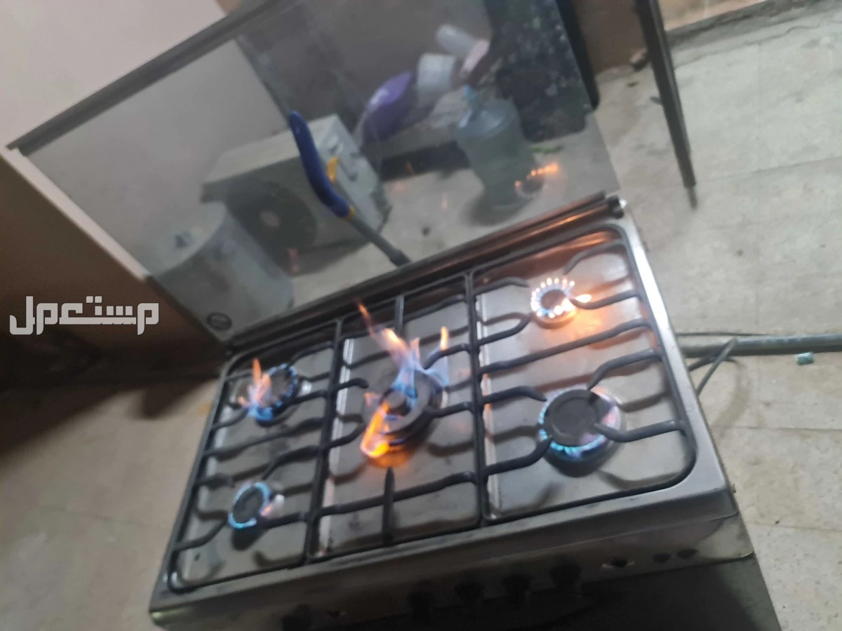 بتغاز غاز يعمل في حالة جيده خمسة عيون @@@@@@@@ع ع ع ع ع @وووووووووووووووووووووو@@ للجاد فقط البيع على طول موجود في صور العرض في عاصمة الرياض طريق الدارب حي المروة