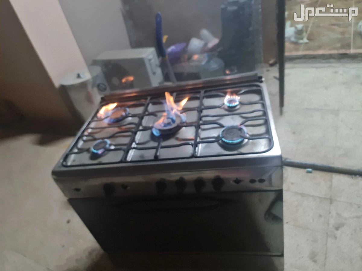 بتغاز غاز يعمل في حالة جيده خمسة عيون @@@@@@@@ع ع ع ع ع @وووووووووووووووووووووو@@ للجاد فقط البيع على طول موجود في صور العرض في عاصمة الرياض طريق الدارب حي المروة