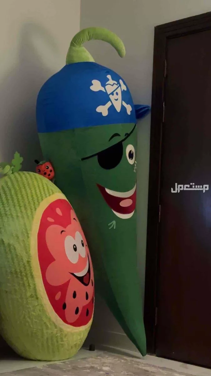 يوجد موزه الخضراء و الحمراء و دمية