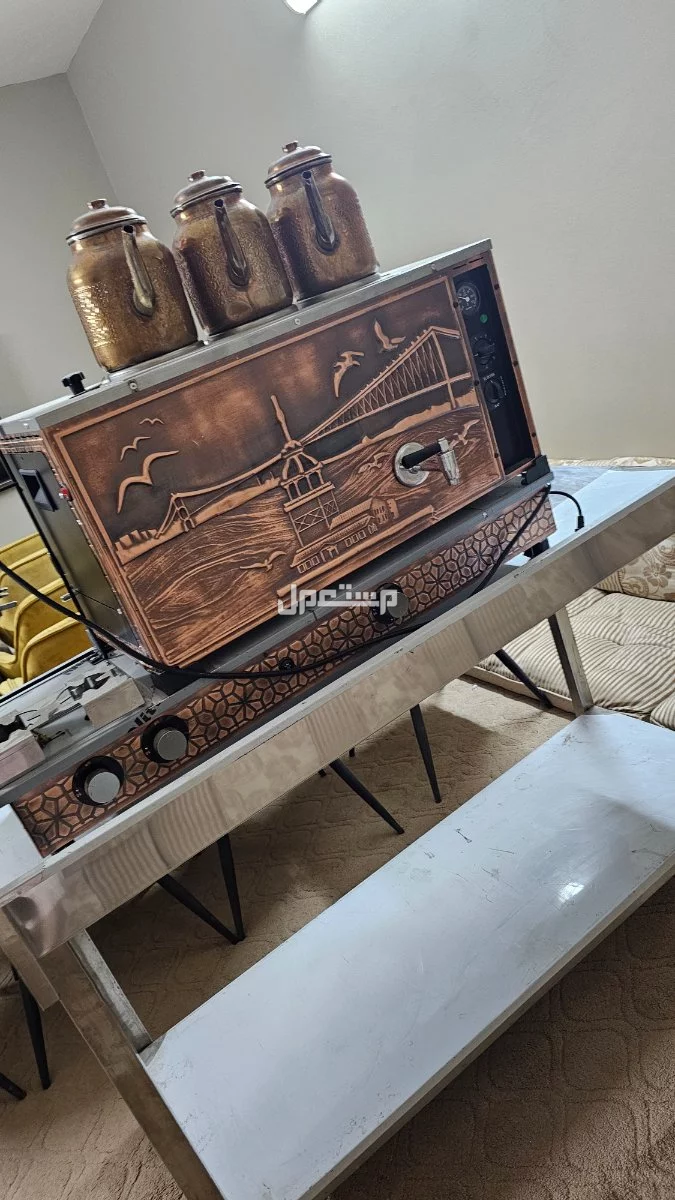 أثاث ( أغراض مكينه كراسي طاوله )