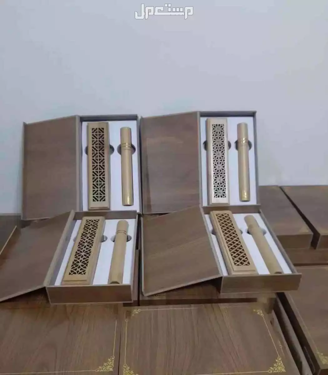 للبيع مبخرة أعواد على شكل هدية وخشبيه بسعر 20