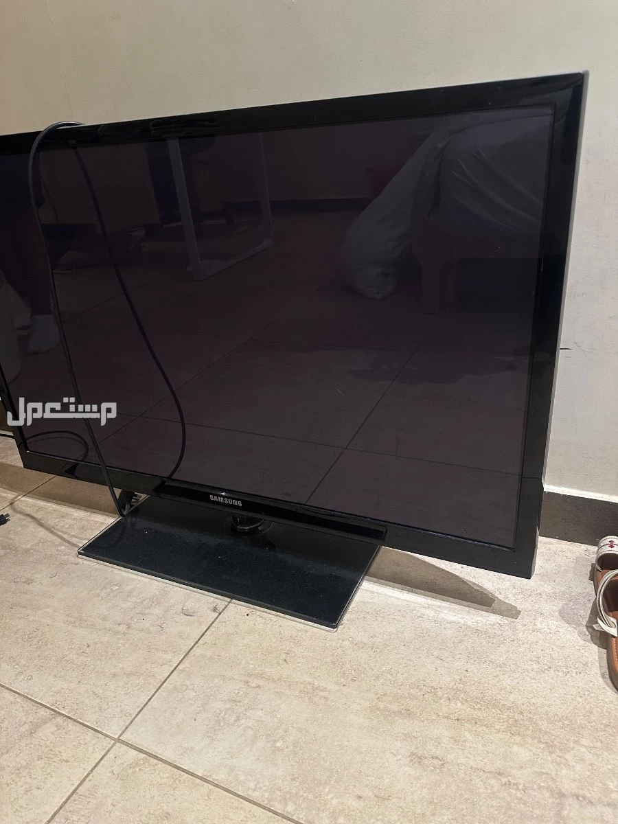 للبيع تلفزيونات 43 بوصه سامسونق نظيفه جدا