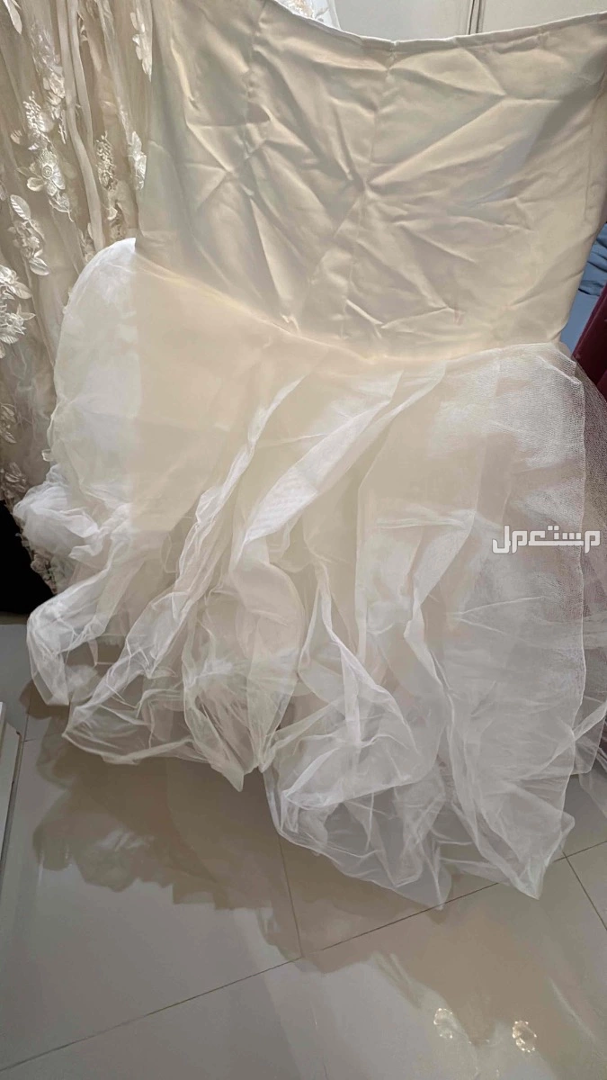 فستان عروس للبيع جديد ونظيف استعمال واحد والله لو الحاجه مابعته  والله يبارك للي بيخاذه في الرياض بسعر 1200آلاف ريال سعودي في الرياض بسعر 1200 ريال سعودي
