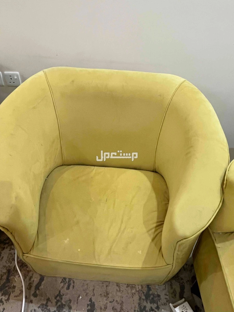 كنب  في الرياض بسعر 300 ريال فقط هذا منكسر القاعدات الي تحت فقط