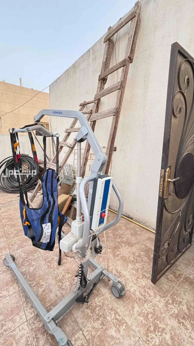 رافعه نقل الانسان وهو جالس عليه  للاحتياجات الخاصه  في جدة بسعر 3 آلاف ريال سعودي