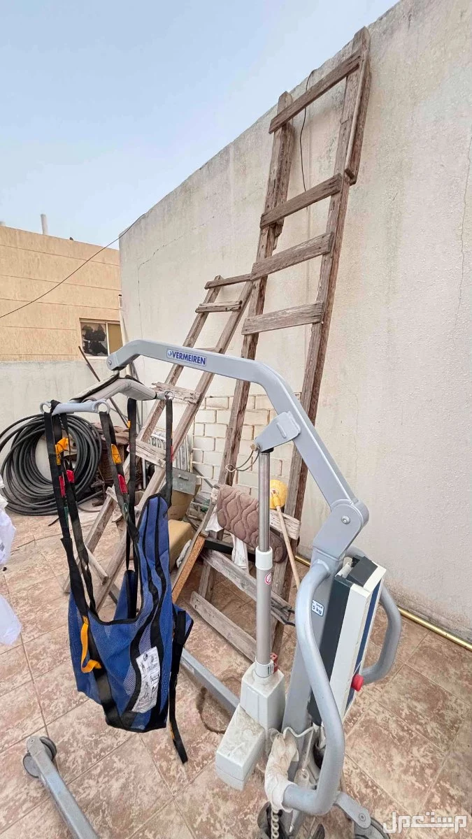 رافعه نقل الانسان وهو جالس عليه  للاحتياجات الخاصه  في جدة بسعر 3 آلاف ريال سعودي