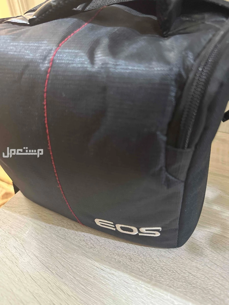‏كاميرا كانون 1200D مع جميع ملحقاتها - نظيفة جدا