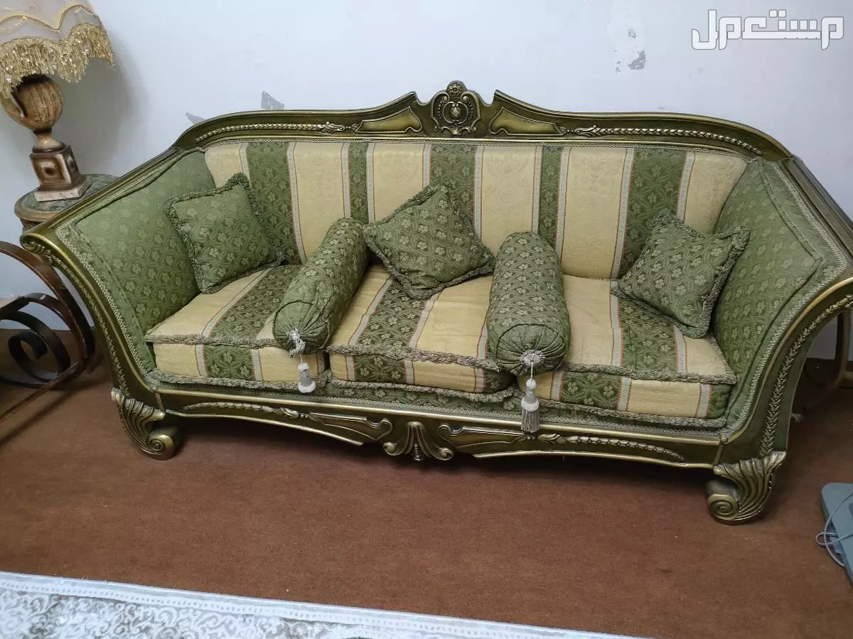 للبيع صالون بحاله ممتازه بسعر 10000ج