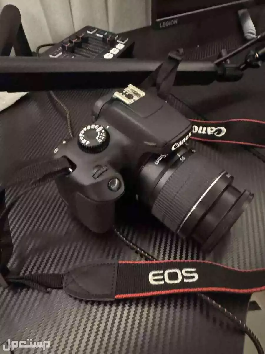 Cam canon Eds 4000 d يوجد مع الكاميرا شنطة استاند استخدام 3 اشهر " السعر قابل للتفاوض 900 في جدة بسعر 900 ريال سعودي