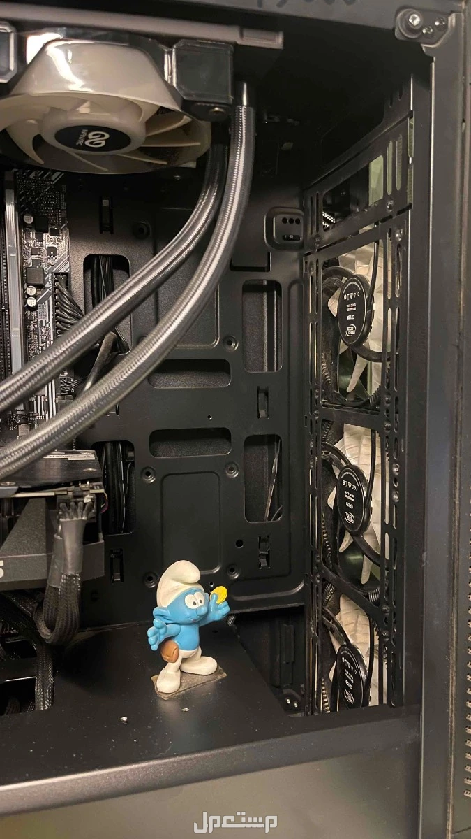 Pc قيمنق للبيع في الرياض السعر على السوم
