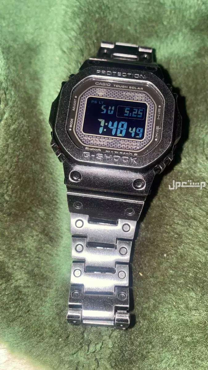 ساعة G-shock  في الرياض بسعر ألفين ريال سعودي