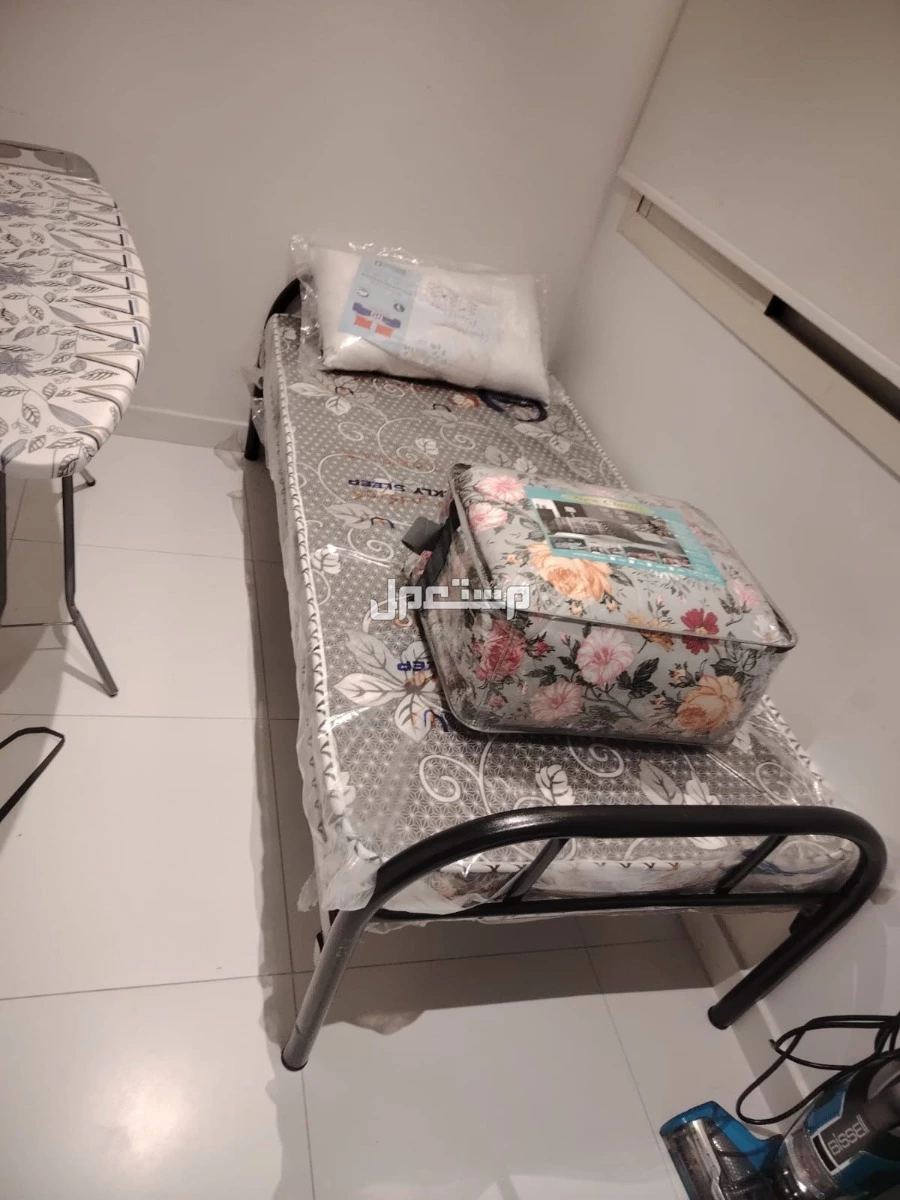 سرير حديد مرتبه مخده لحاف دولاب  تجهيز سكن عمال