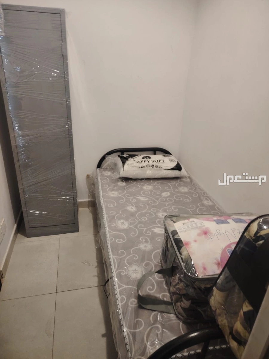 سرير حديد مرتبه مخده لحاف دولاب  تجهيز سكن عمال