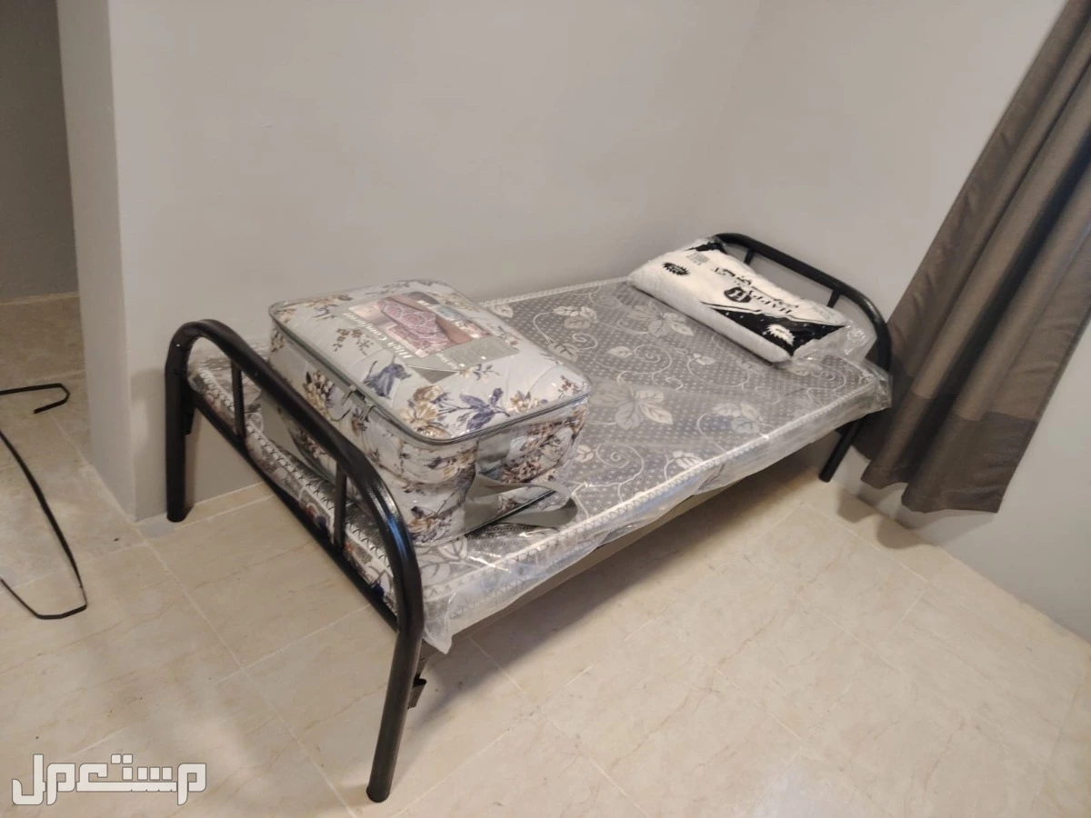 سرير حديد مرتبه مخده لحاف دولاب  تجهيز سكن عمال