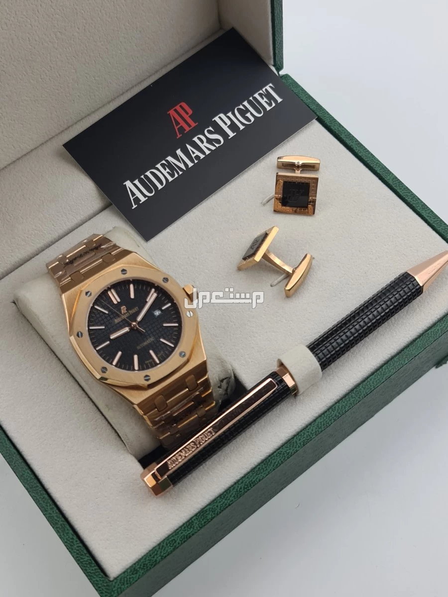 طقم ___رجالي ..  جديد من اي بي..  ساعه مع قلم وكبك..  مع علب وكياس الماركه.   درجه اولى..       **السعر350ريال..