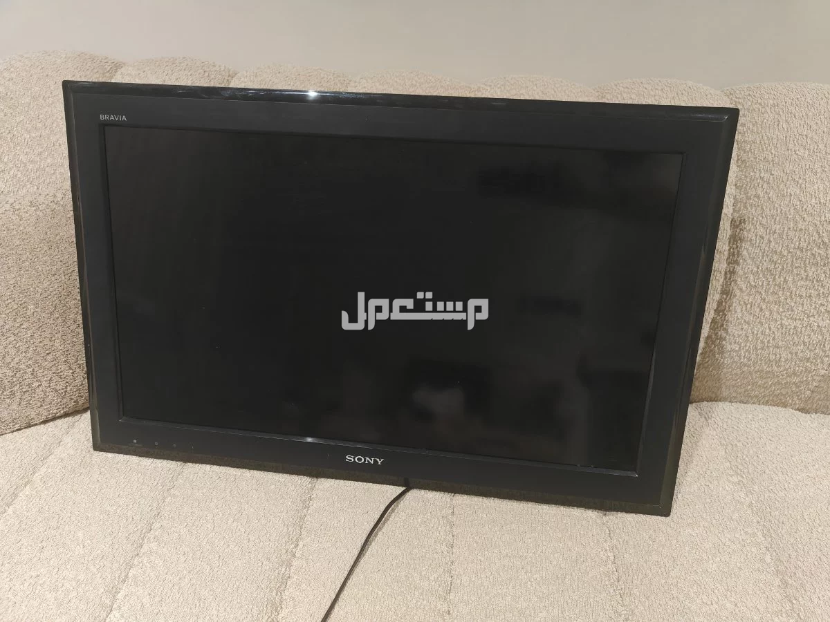 فريزر وشاشات صغيرة وبلاستيشن مستعمل للبيع