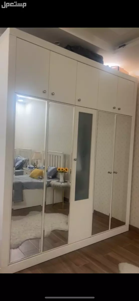 دولاب ملابس وتسريحه للبيع في جدة بسعر 500 ريال سعودي