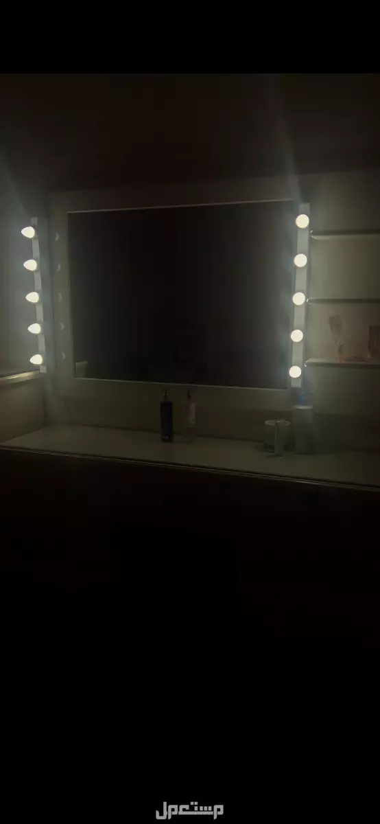 دولاب ملابس وتسريحه للبيع في جدة بسعر 500 ريال سعودي