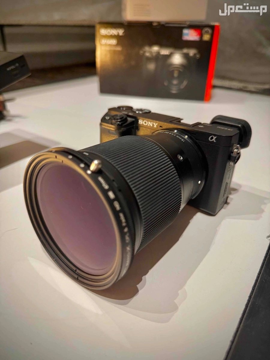 كاميرا سوني a6400 مع عدسة سيقما 16mm
