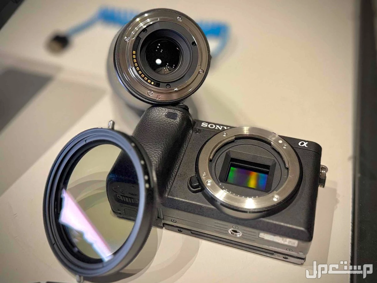 كاميرا سوني a6400 مع عدسة سيقما 16mm