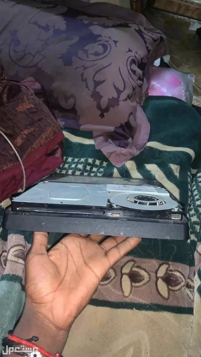 سوني 4 في جدة بسعر 300 ريال سعودي
