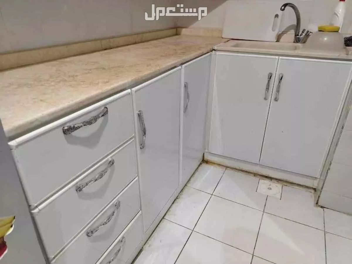اثاث للبيع في جدة بسعر ألف ريال سعودي