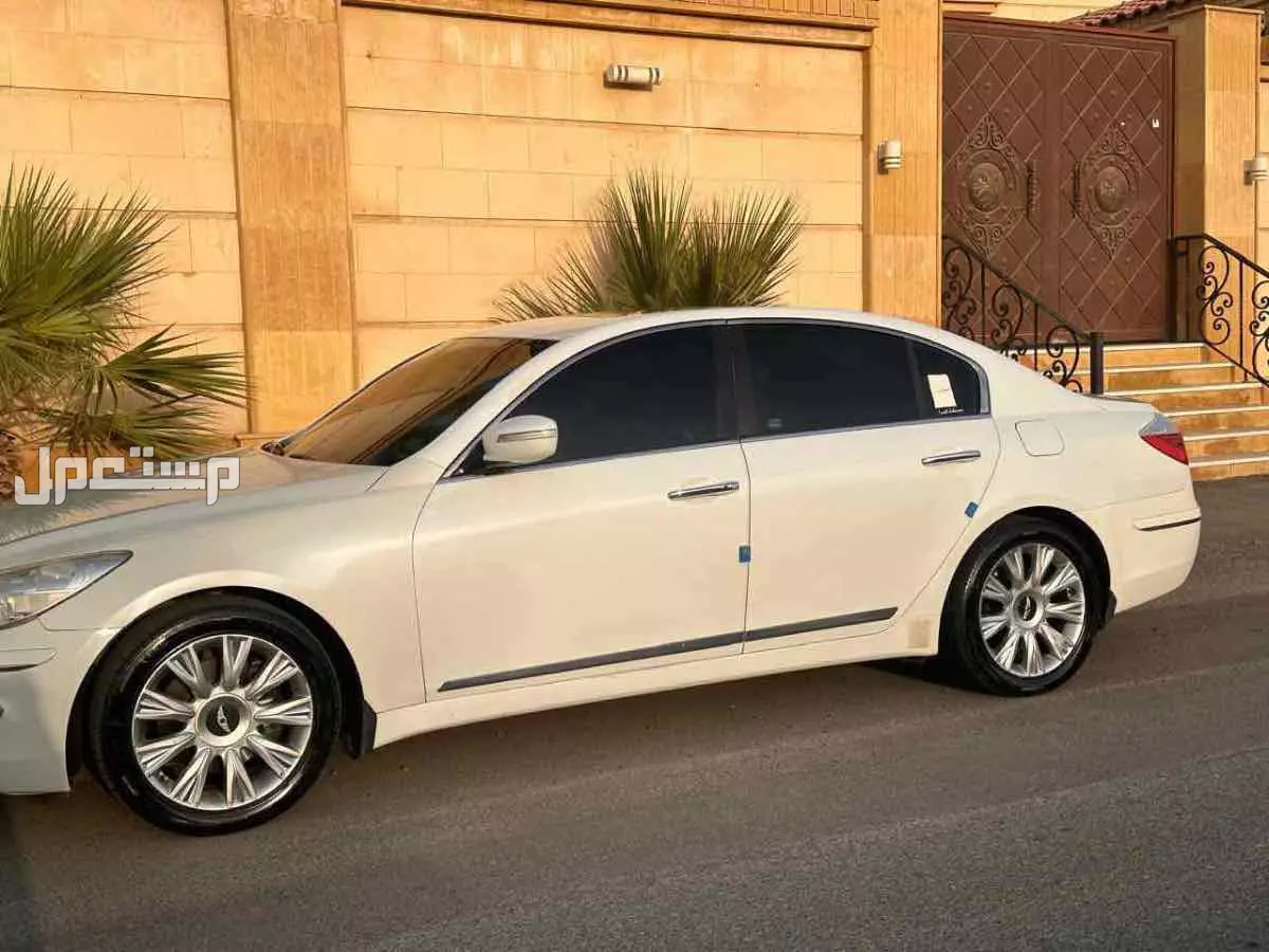 جينسيس 2009 للبيع بجده بسعر 18 الف