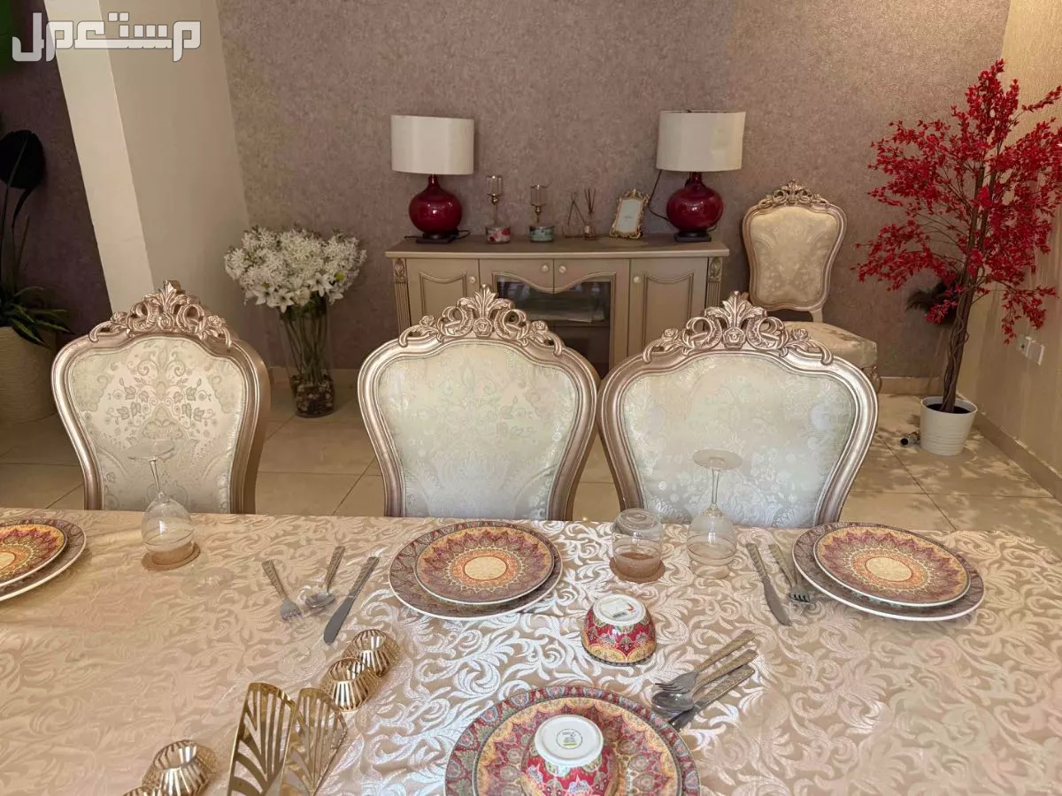 طاولة طعام فاخرة للبيع  جدة حي الروضة