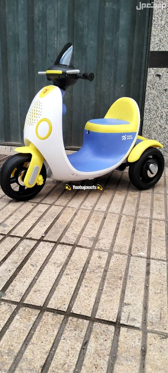 Motor Vespa 😍 Electrique 6V  ✔️Batterie 6V. ✔️1 Moteur 💪. ✔️Lumière avant et arrière Led.  ✔️Led Ambiance. . ✔️Design ergonomique. ✔️USB pour écouter de la musique. ✔️Tranche d'âge : 1 à 6