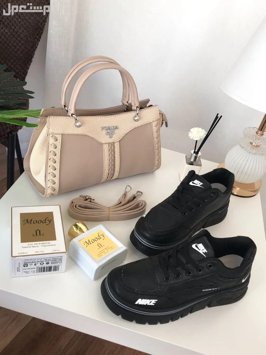 طقم شنطة وشوز ماركات مع عطر ماركات
