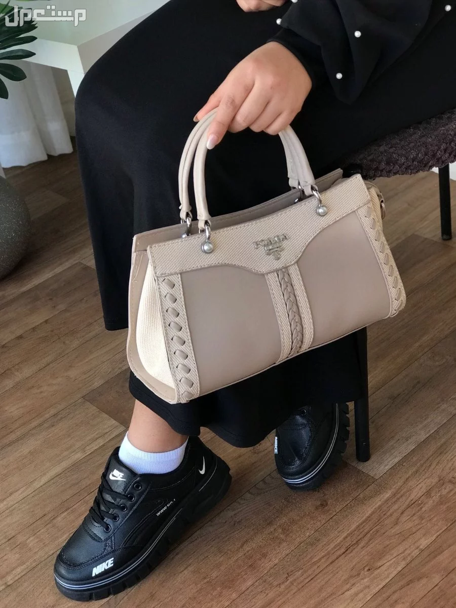 طقم شنطة وشوز ماركات مع عطر ماركات