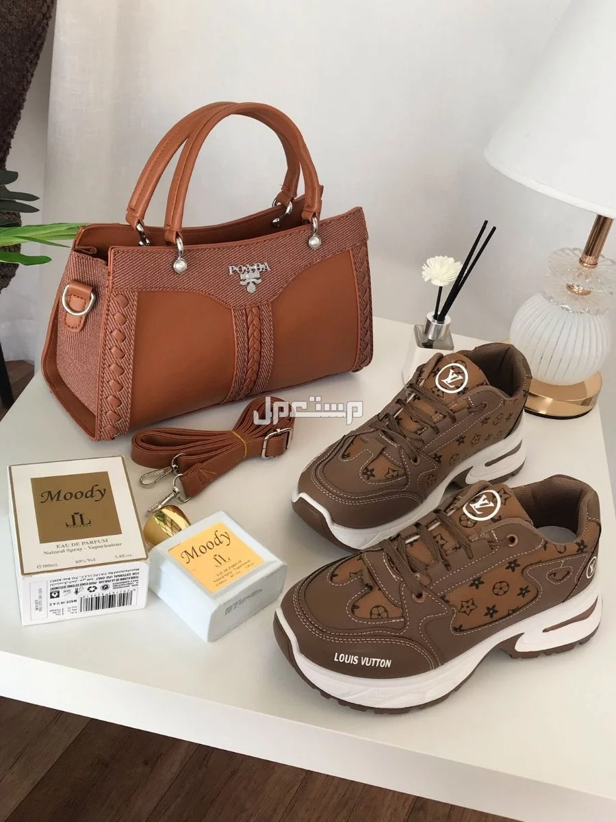 طقم شنطة وشوز ماركات مع عطر ماركات