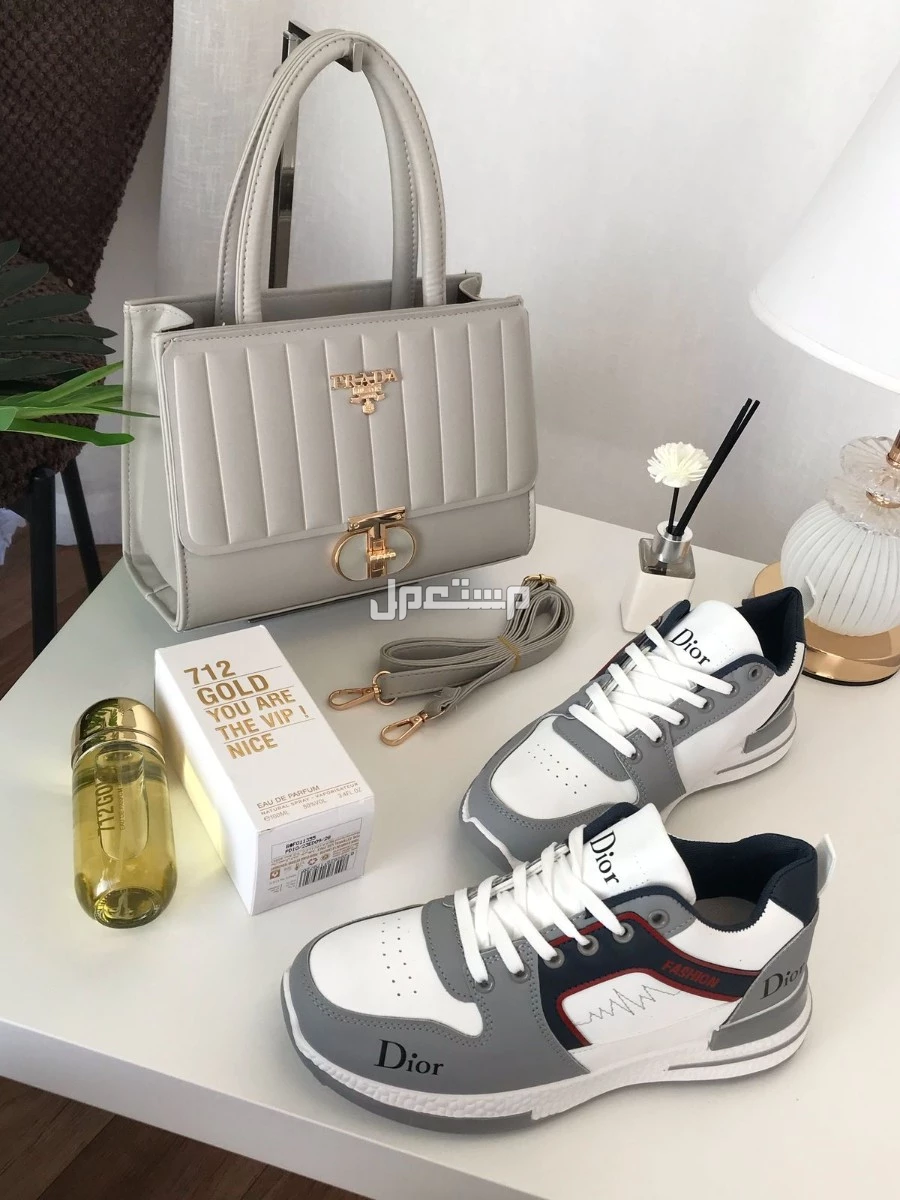 طقم شنطة وشوز ماركات مع عطر ماركات