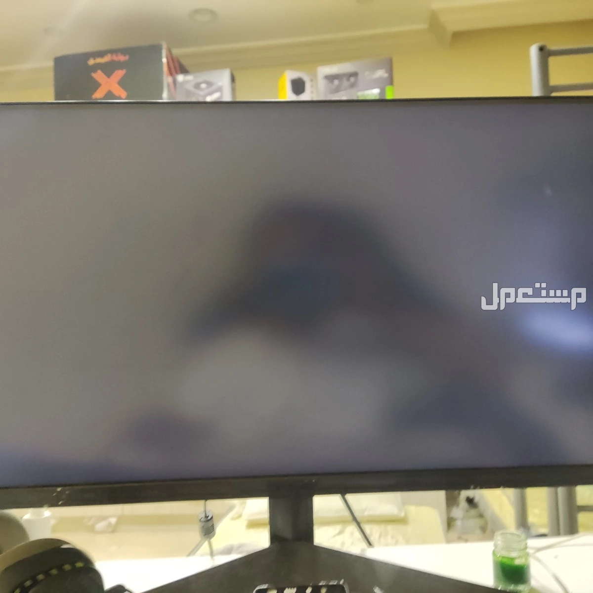 شاشة قيمنق للبيع بسعر 600 ريال سعودي