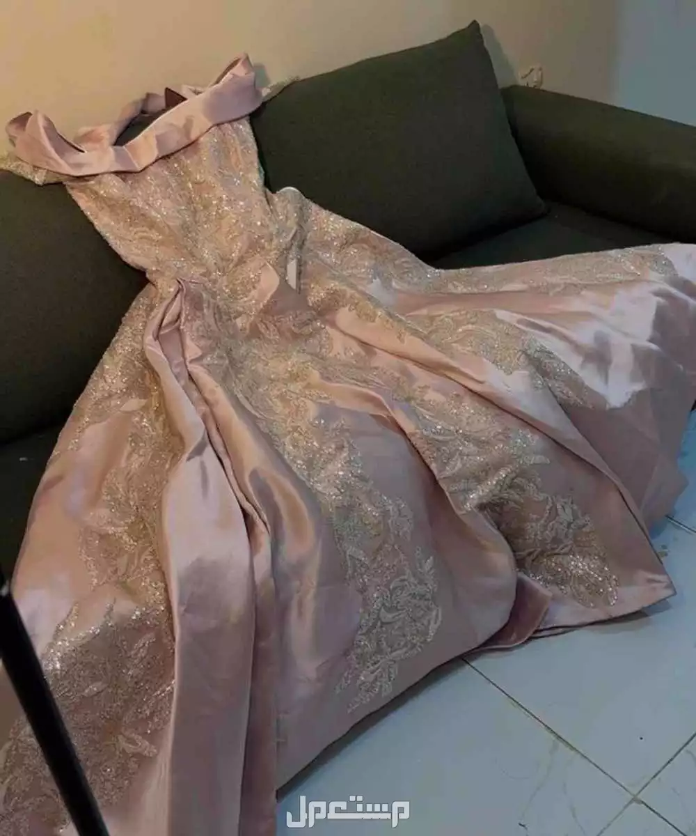 فستان عروس ل ملكه تفصيل وتطريز يدوي ب جازان  في جيزان بسعر 900 ريال سعودي