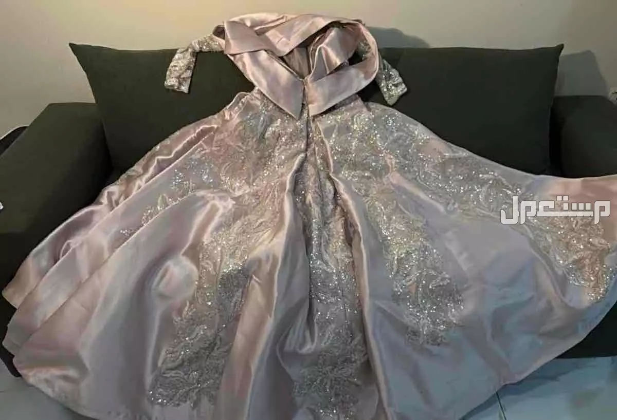 فستان عروس ل ملكه تفصيل وتطريز يدوي ب جازان  في جيزان بسعر 900 ريال سعودي
