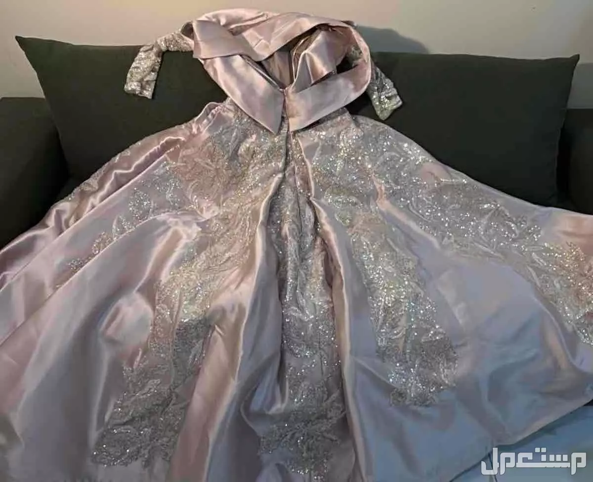 فستان عروس ل ملكه تفصيل وتطريز يدوي ب جازان  في جيزان بسعر 900 ريال سعودي