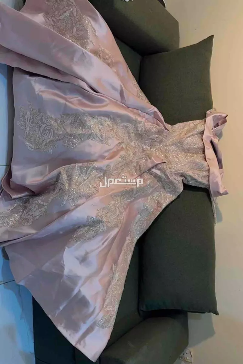 فستان عروس ل ملكه تفصيل وتطريز يدوي ب جازان  في جيزان بسعر 900 ريال سعودي