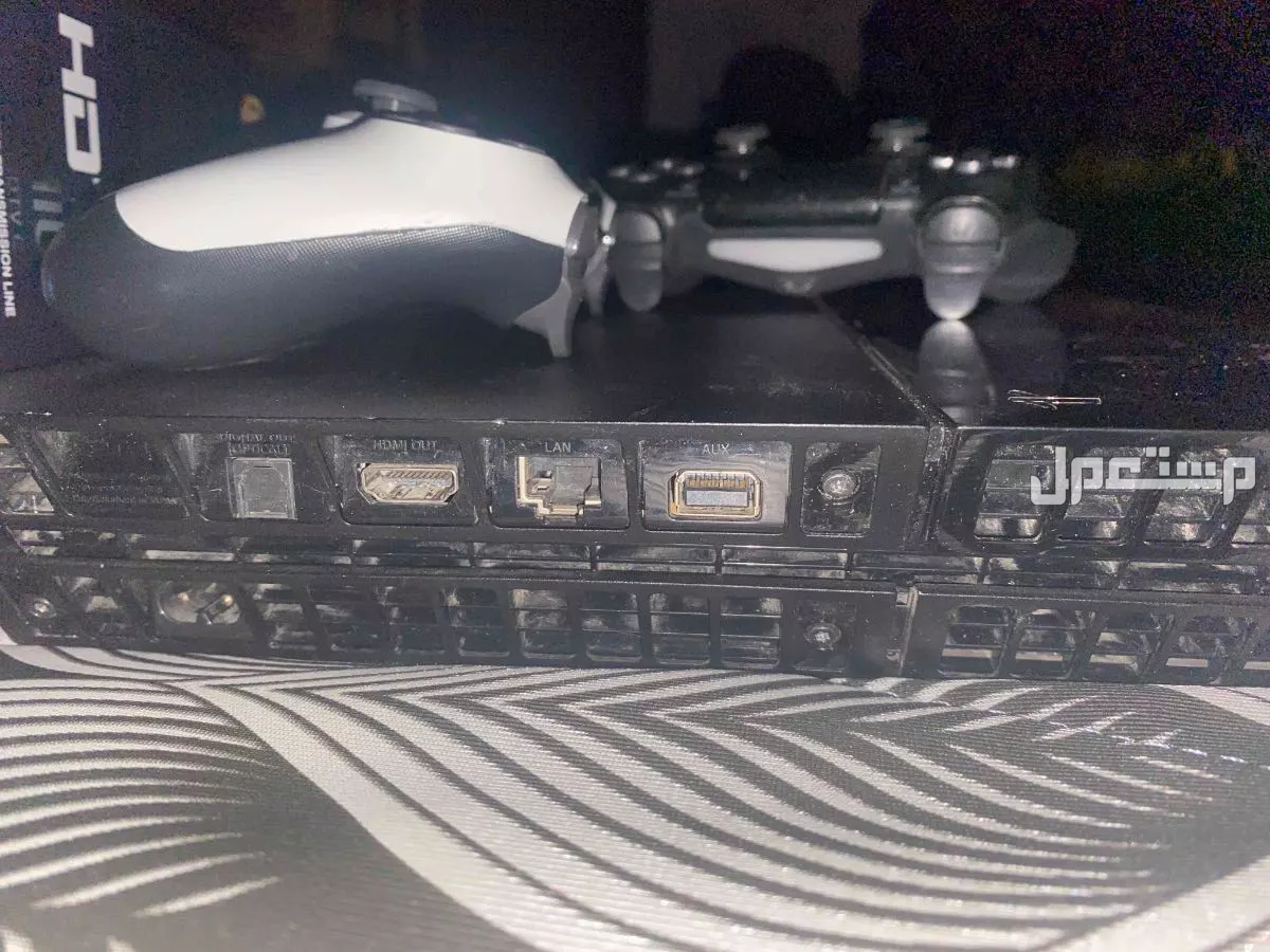 sony ps4 500gb في الجبيل بسعر 700 ريال سعودي