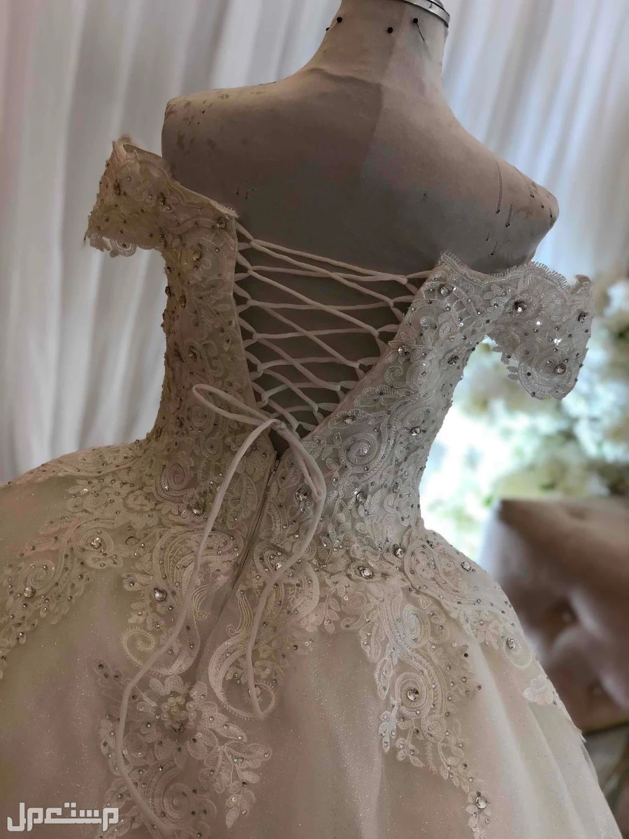فستان عروس لبس 4 ساعات فقط  في الرياض بسعر ألفين ريال