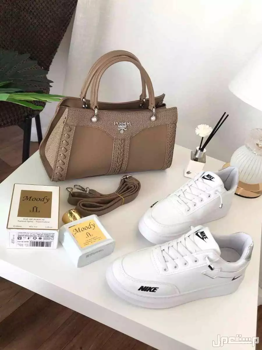 عرض شنطة برادا مع شوز وعطر ماركات درجة اولي