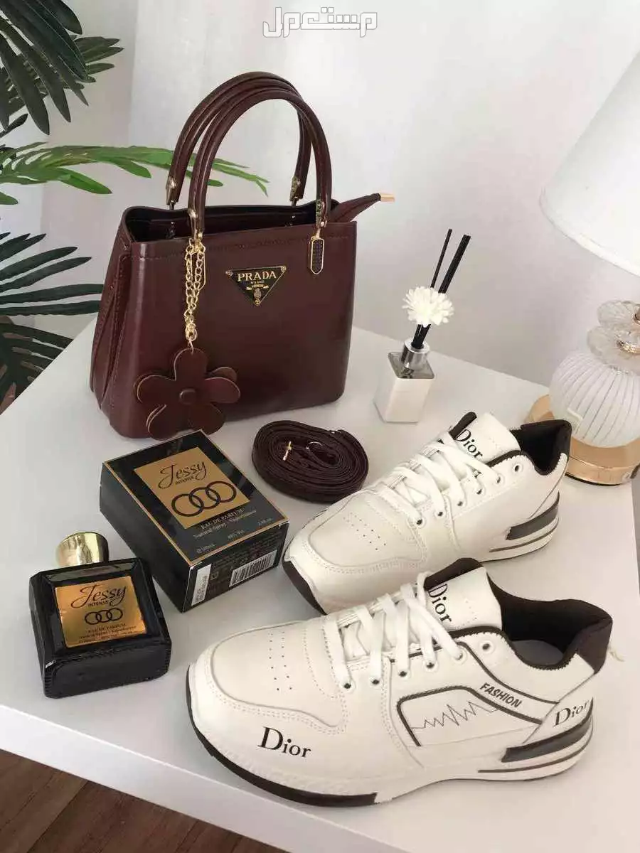 عرض شنطة برادا مع شوز وعطر ماركات درجة اولي